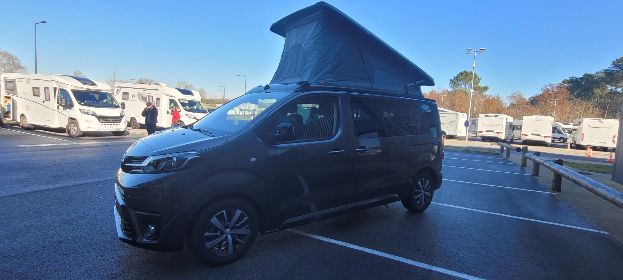 CROSSCAMP LITE VEHICULE DE DIRECTION 7 Places - Road Camper